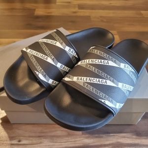 Balenciaga Men's grain rubber pool slide size 45